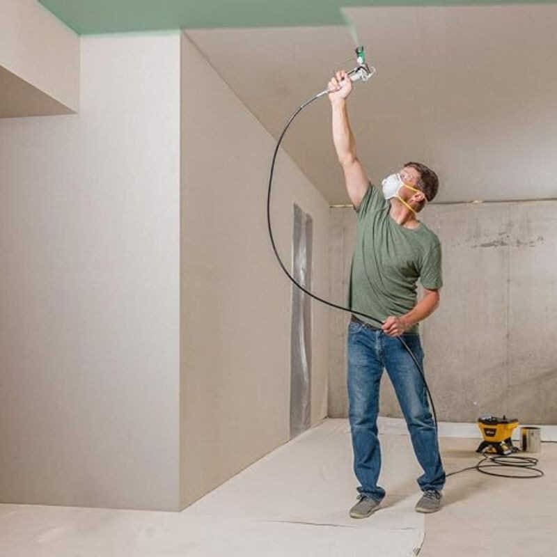 Painting a ceiling with an airless sprayer
